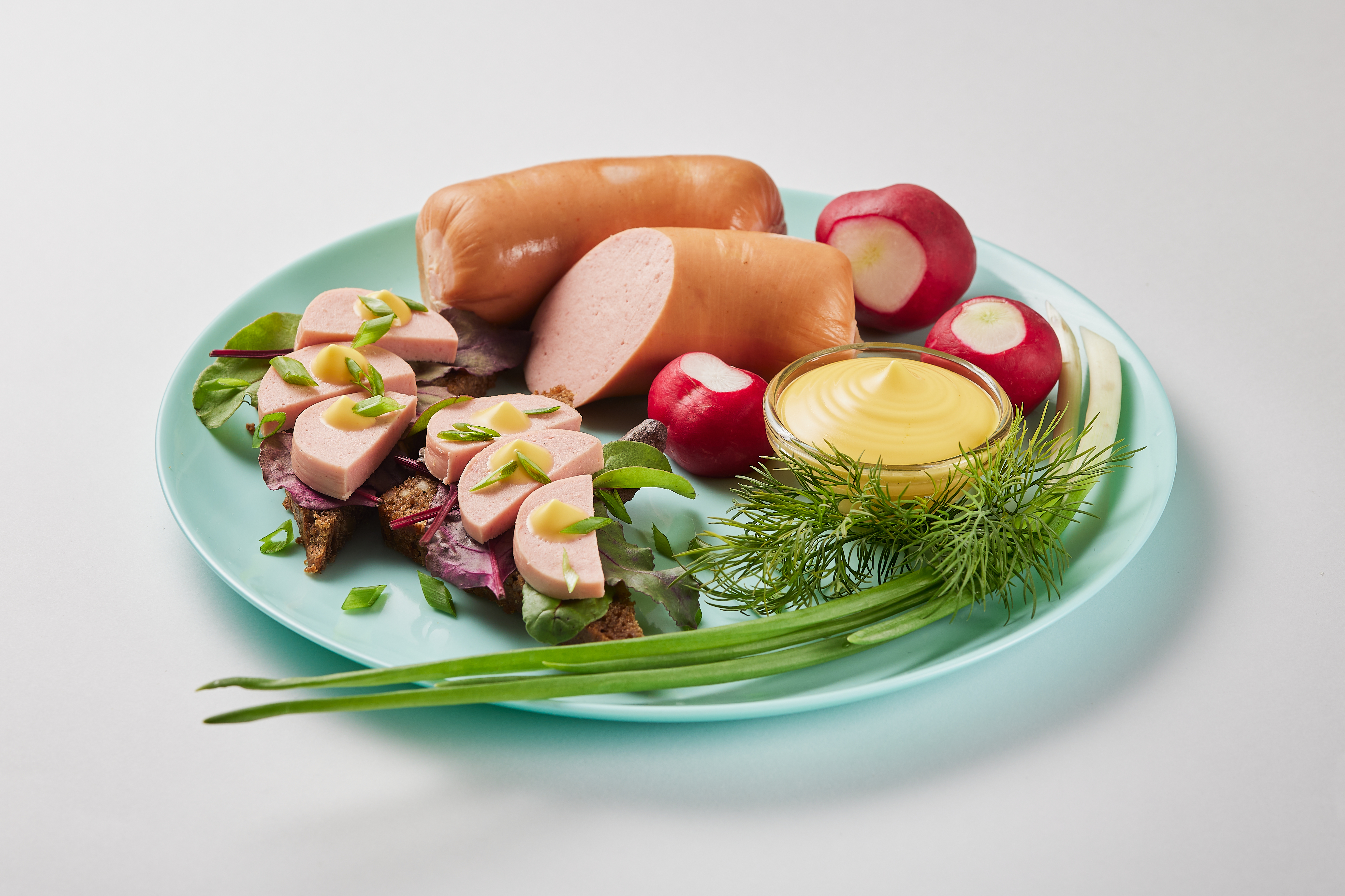 Ароматні варені ковбаски